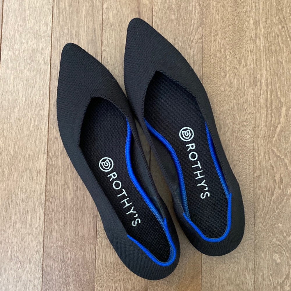 Black Pointy Toe Rothy’s